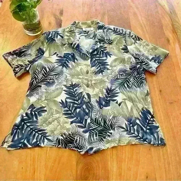 Vintage oversized Pattern Hawaiian floral short sleeves button down blouse/shirt - Picture 5 of 10